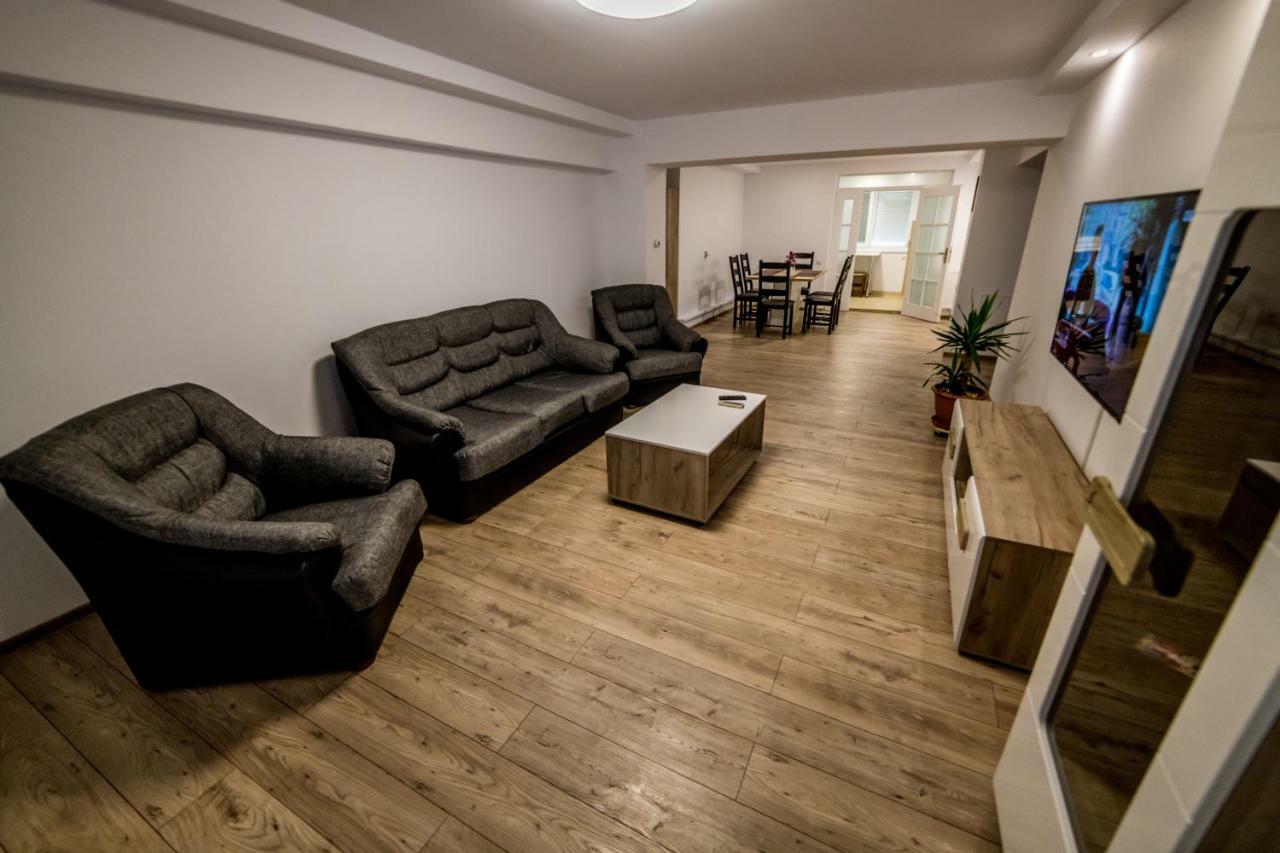 Apartament Sorina Maria Διαμέρισμα Ντέβα Εξωτερικό φωτογραφία