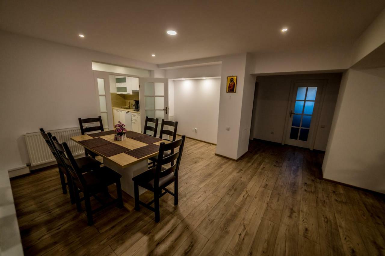 Apartament Sorina Maria Διαμέρισμα Ντέβα Εξωτερικό φωτογραφία